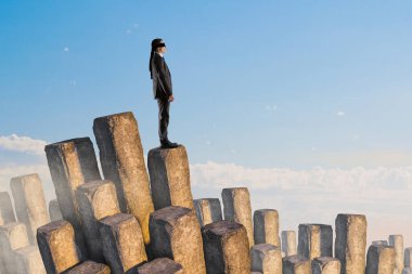 Ne zaman senin are üstünde tepe. Karışık teknik