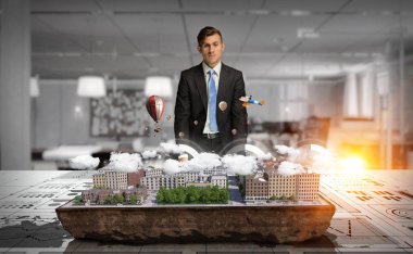 Onun yeni geliştirme projesi. Karışık teknik