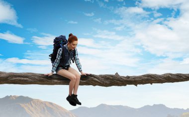 Genç ve güzel yolcu. Karışık teknik