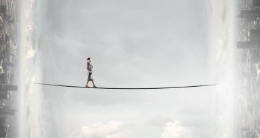 Riskli adımları yapmak kadar cesur. Karışık teknik