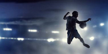 Eylem futbol oyuncusu. Karışık teknik