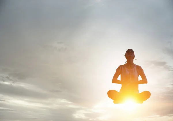 Versuch, sich auf Positivität zu konzentrieren — Stockfoto