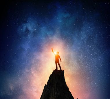 Laptop ile çalışan iş adamı. Karışık teknik