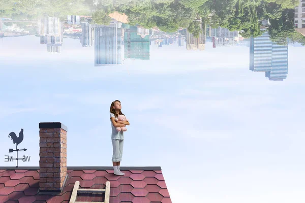 Feeling lonely in this big world — Stock Photo, Image
