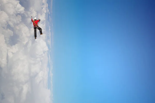 L'arrampicata estrema è la sua adrenalina. Mezzi misti — Foto Stock