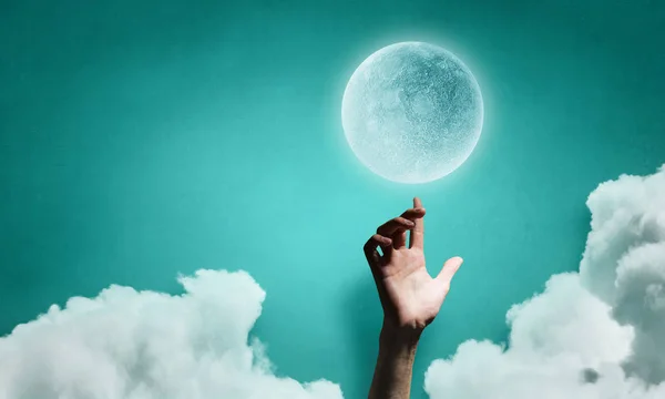 Månen i hand — Stockfoto
