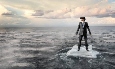 Sanal gerçeklik deneyimi. Karışık teknik