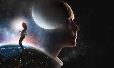 Parlak fikirler kafasının içinde. Karışık teknik