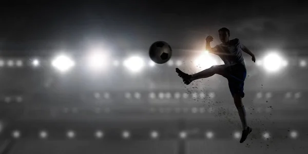 Eylem futbol oyuncusu. Karışık teknik — Stok fotoğraf