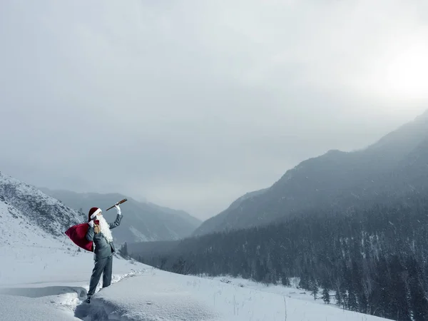 Santa hledá cestu. Kombinovaná technika — Stock fotografie