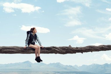 Genç ve güzel yolcu. Karışık teknik