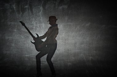 Rock gitar kızla. Karışık teknik