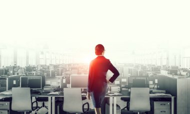 Açık plan ofisleri. Karışık teknik