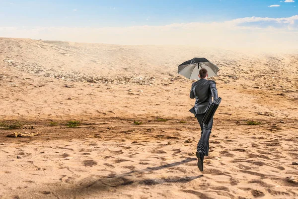 Het overwinnen van periode van crisis. Mixed media — Stockfoto