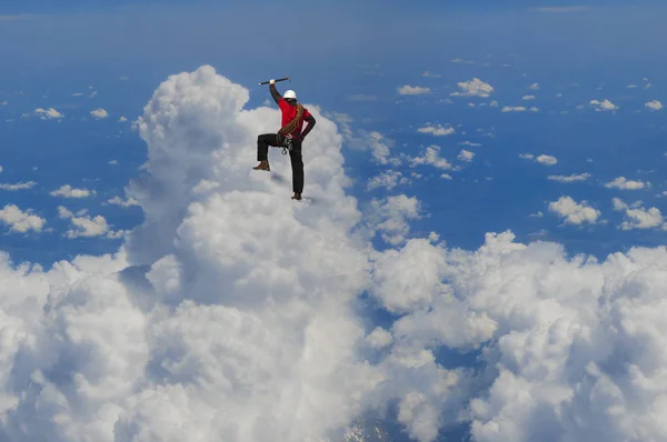 La escalada extrema es su adrenalina. Medios mixtos —  Fotos de Stock