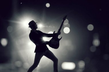 Gitar rock adam. Karışık teknik