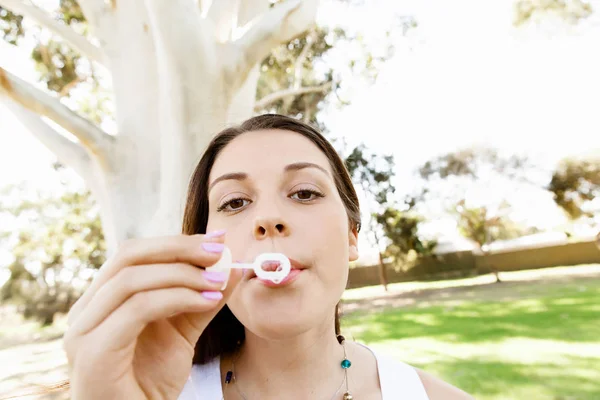 Teenager girl in the park — Stock Photo, Image