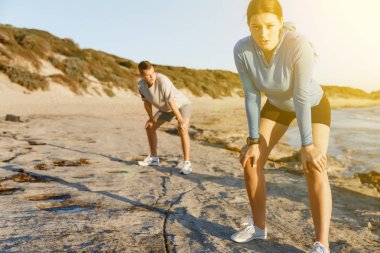 Plaj birlikte eğitim genç Çift