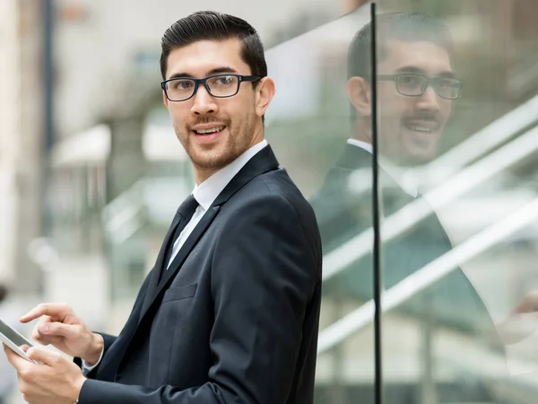 Portrait of handsome businessman outdoor — Stock Photo, Image