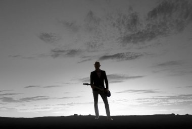 Gitar rock adam. Karışık teknik