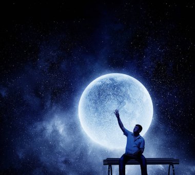 Bu dünyada yalnız hissediyorum