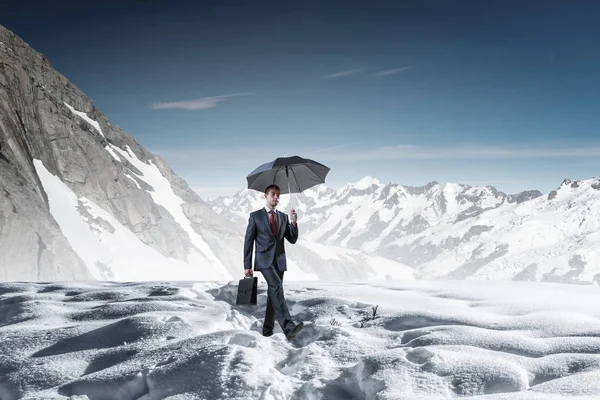 Hiçbir şey onu durduramaz. Karışık teknik