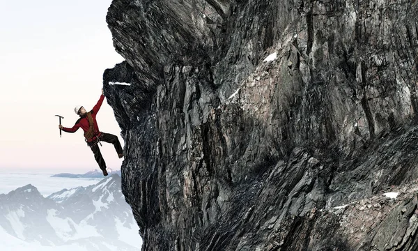 Aşırı Tırmanma onun adrenalindir. Karışık teknik