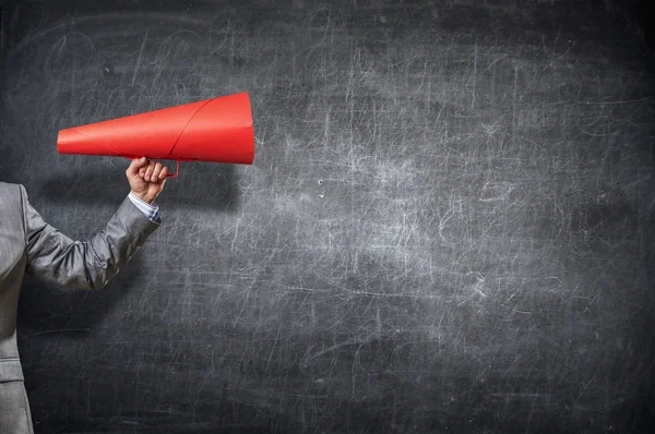 Burada herkes dinlesin