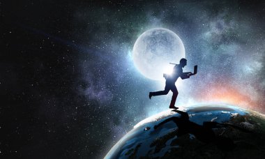 Bu iş dünyası çok büyüktür