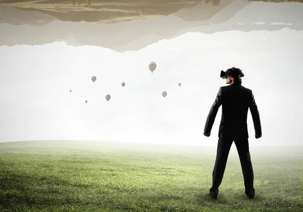 Dochází k virtuální realitě. Kombinovaná technika — Stock fotografie