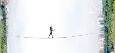 Riskli adımları yapmak kadar cesur. Karışık teknik