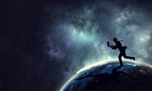 Bu iş dünyası çok büyüktür