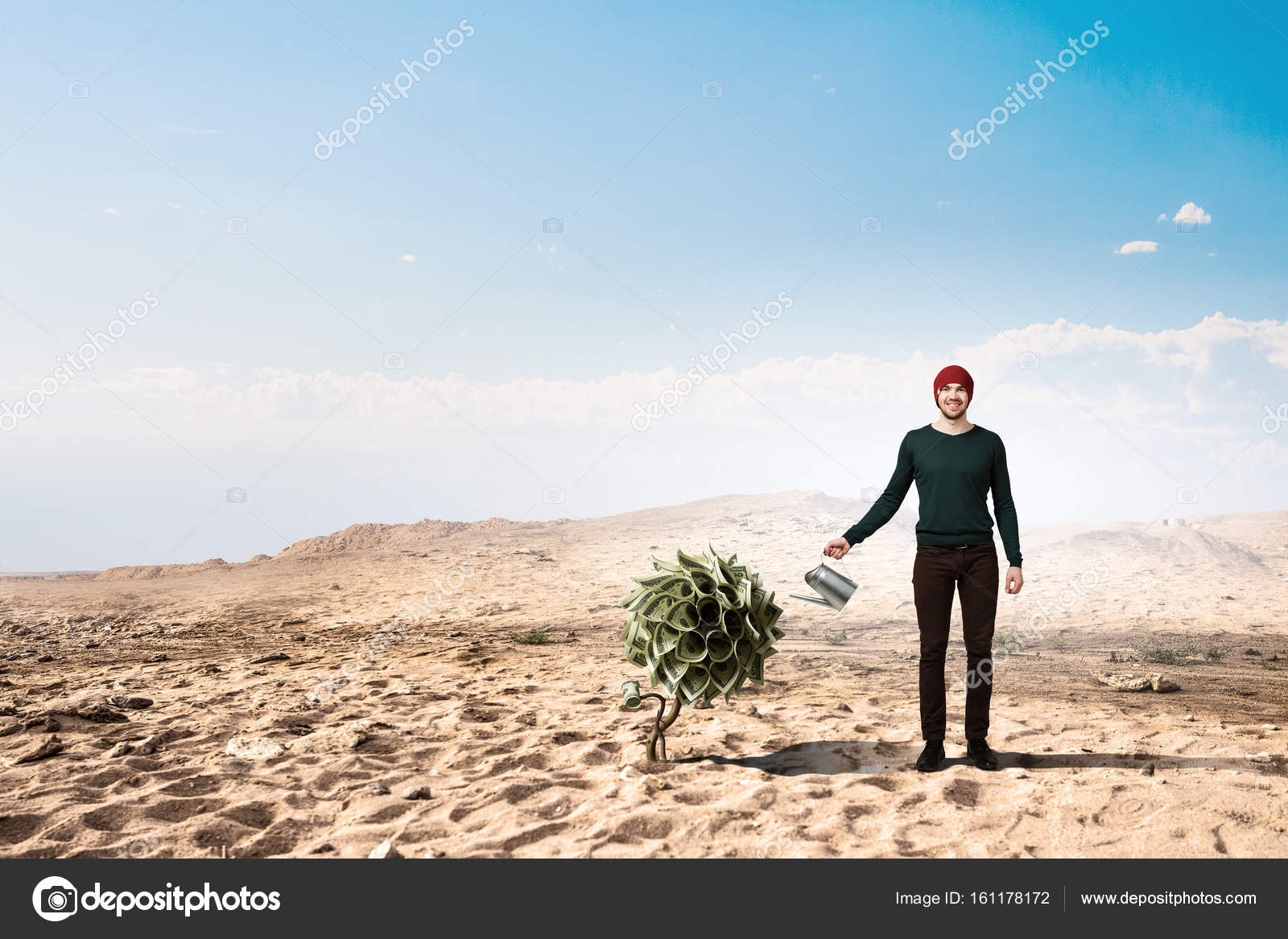 Стало пустынно поля засеяны незаслуженная обида. Фото парня в пустыне поливает я водой.