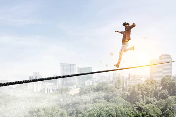 Riskli ve cesur adam. Karışık teknik