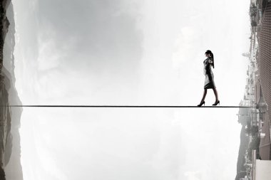 Riskli adımları yapmak kadar cesur. Karışık teknik