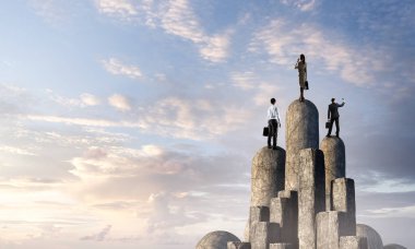 Ne zaman senin are üstünde tepe. Karışık teknik