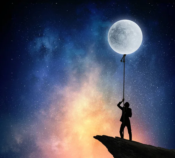 Ele vai apanhar a lua. — Fotografia de Stock