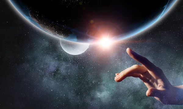 Atingerea planetei cu degetul — Fotografie, imagine de stoc