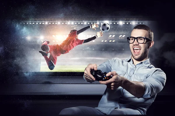 Experience the reality of game. Mixed media — Stock Photo, Image