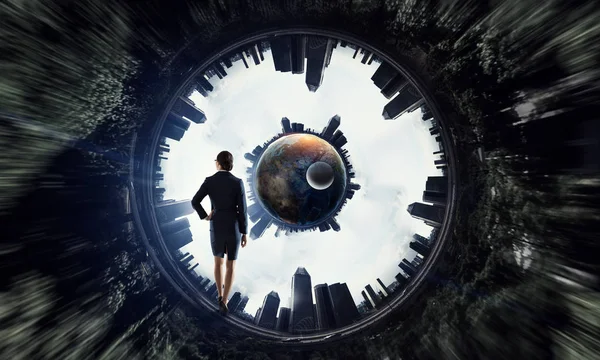 Dünya benimdir. Karışık teknik