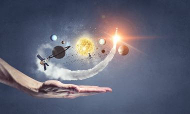 Güneş sistemi elinde