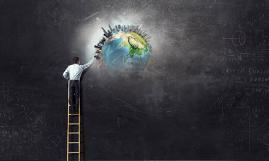 merdiven üzerinde işadamı