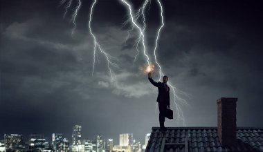 Yıldırım çarpıcı smartphone. Karışık teknik