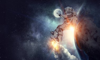 Yönetim Kurulu uçan üzerinde uzay adamı. Karışık teknik
