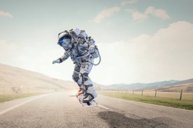 Yönetim Kurulu uçan üzerinde uzay adamı. Karışık teknik