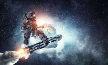 Yönetim Kurulu uçan üzerinde uzay adamı. Karışık teknik