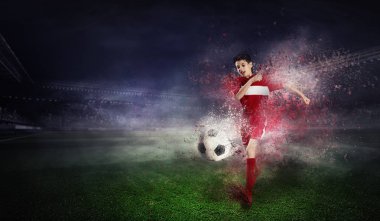 O bir şampiyon olmaya devam etmektedir. Karışık teknik