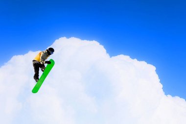 snowboard yaparken atlama