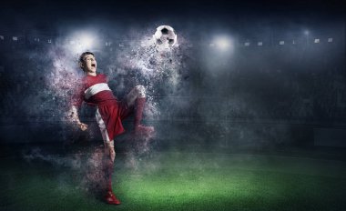 O bir şampiyon olmaya devam etmektedir. Karışık teknik