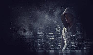 Adam hoody. Karışık teknik